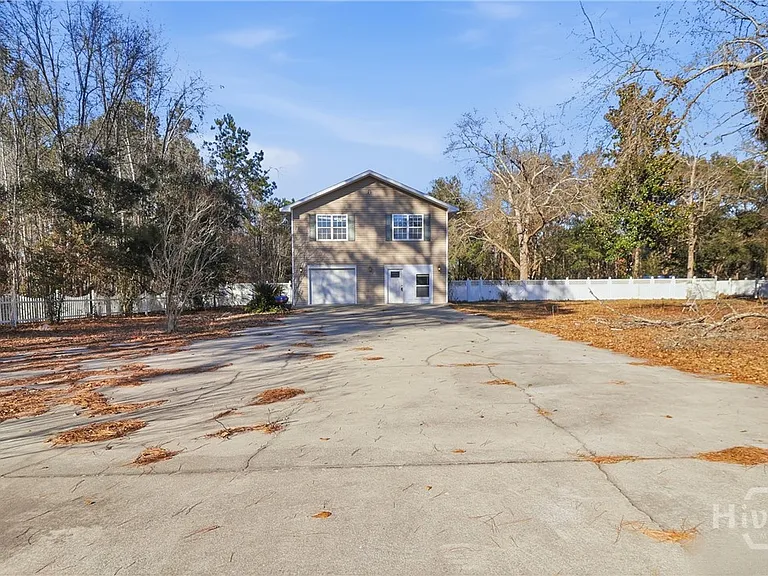 375 Pine Needle Dr — Photo 2