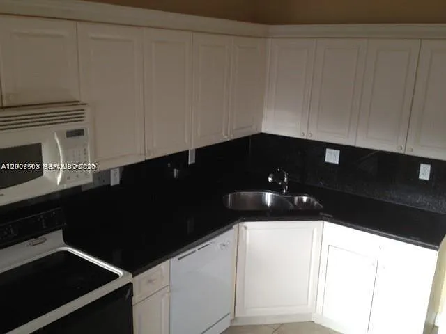 17708 SW 135th Ct — Photo 7