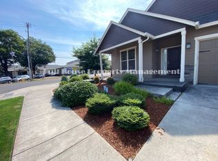 906 Pennington Ct, Eugene, OR 97404