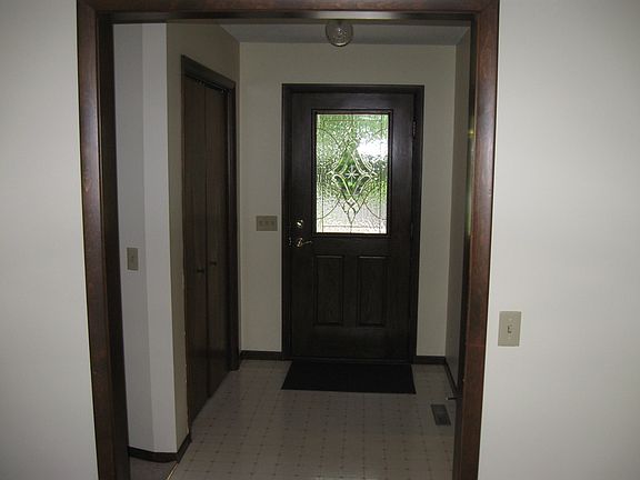 5th image of 3201 Highbrook Dr