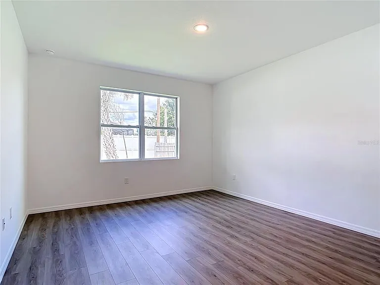 1081 McCrory St — Photo 25