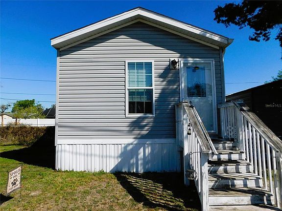 2nd image of 39143 Hillcrest Dr