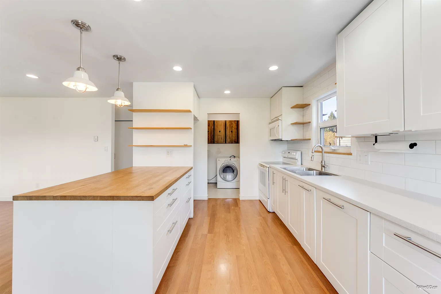 2974 Fleming Ave photo 1