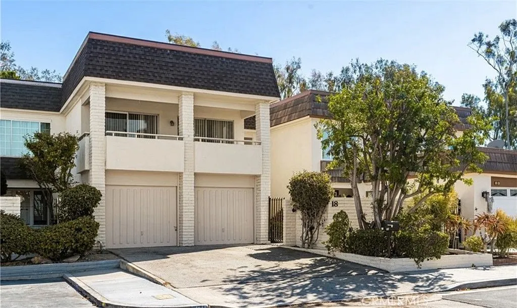8 bed, 1896 sqft, $10,000 — Photo 1