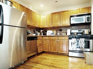 27 Hope St, Brooklyn, NY 11211