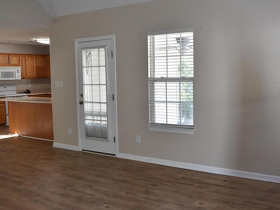 2nd image of 607 Dunloe Cir