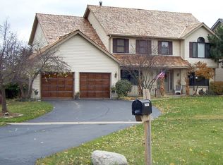 17601 W Robert Ct, Gurnee, IL 60031