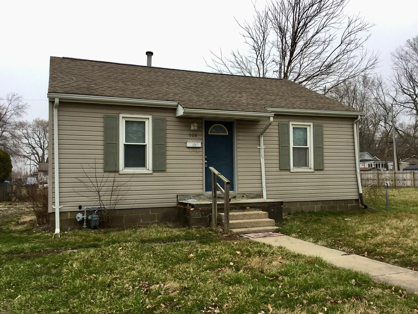 608 W Bradley Ave photo 1