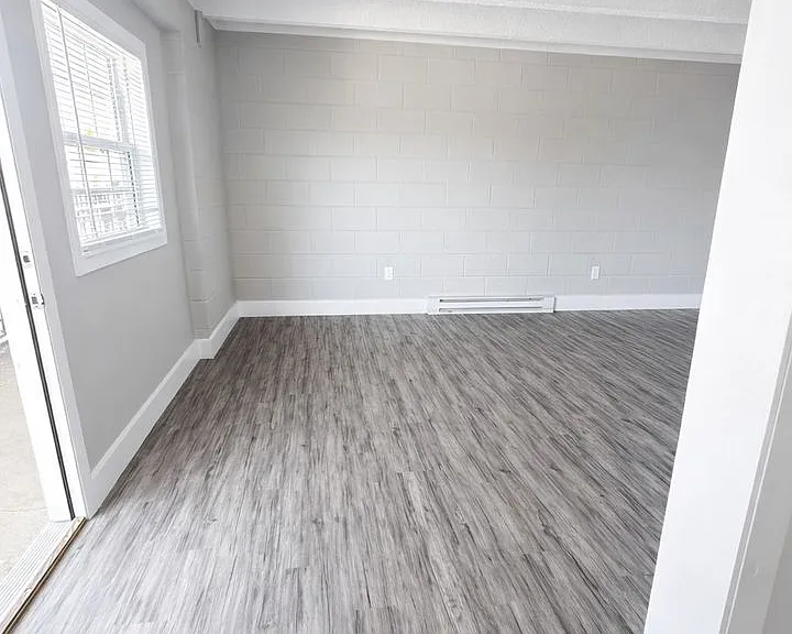 2805 W Walnut St — Photo 7