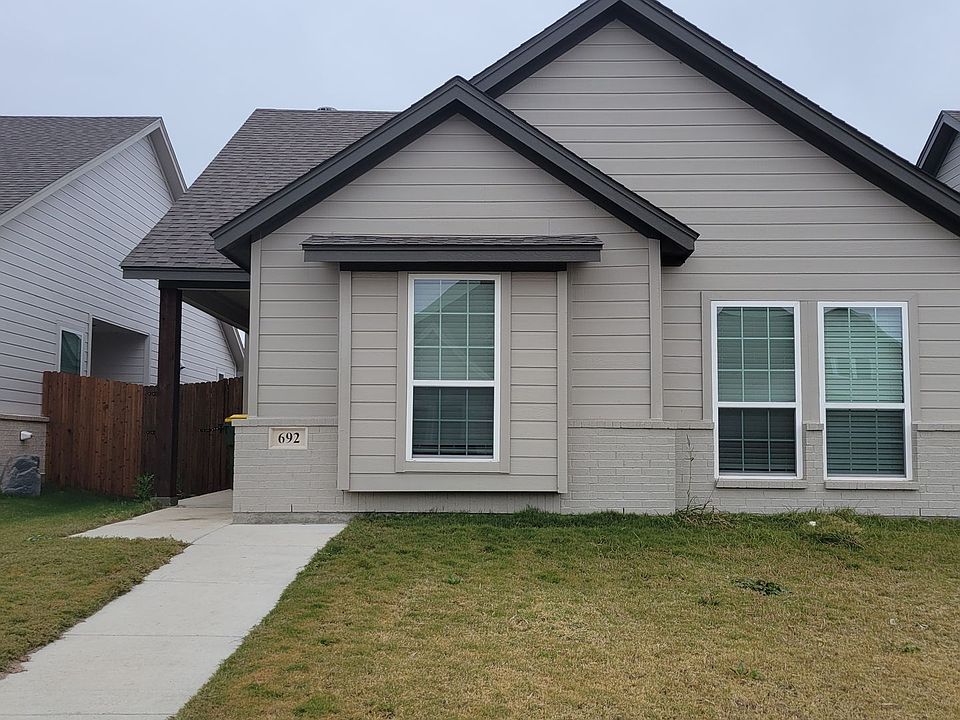 1st image of 692 The Cottages Dr