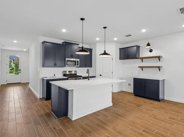 7930 Jade Crest Dr, Angleton, TX 77515