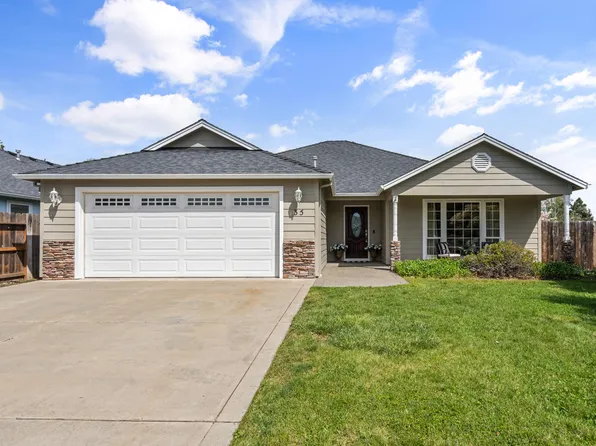 35 Scholarship Way, Medford, OR 97501