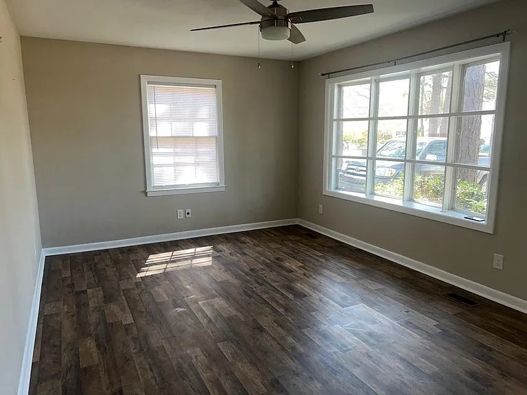 288 Lemont Dr — Photo 8