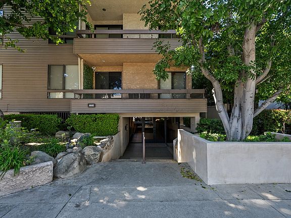 2nd image of 4641 Fulton Ave APT 303