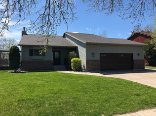 2402 27th Ave S, Fargo, ND 58103