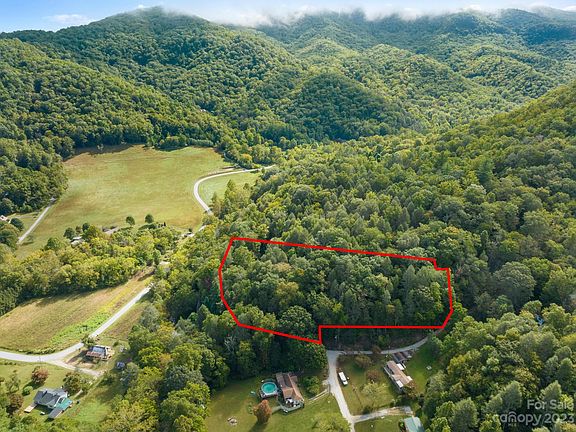 3rd image of 1046 Angelwood Ln