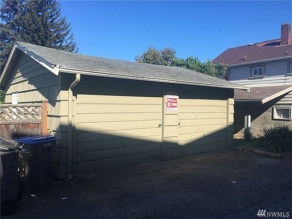 2nd image of 138A N Rainier Ave
