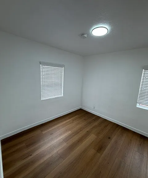 816 E 87th Pl — Photo 15