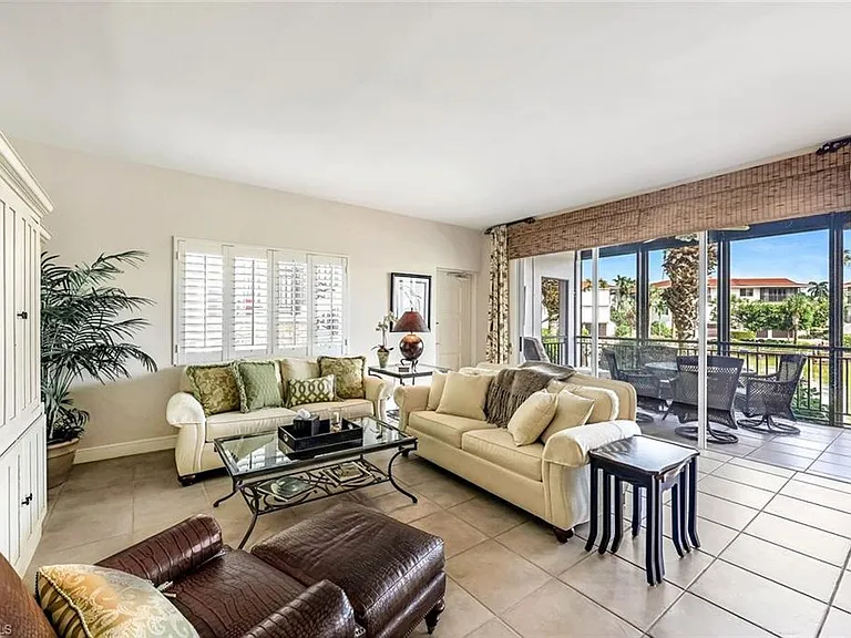 2216 Gulf Shore Blvd N #R3 — Photo 3