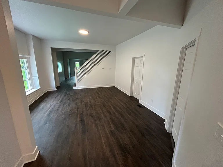 238 Everett Ave — Photo 9