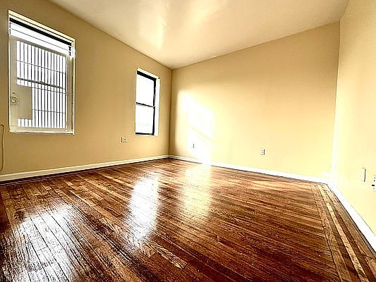 2nd image of 700 W 176th St APT 6J