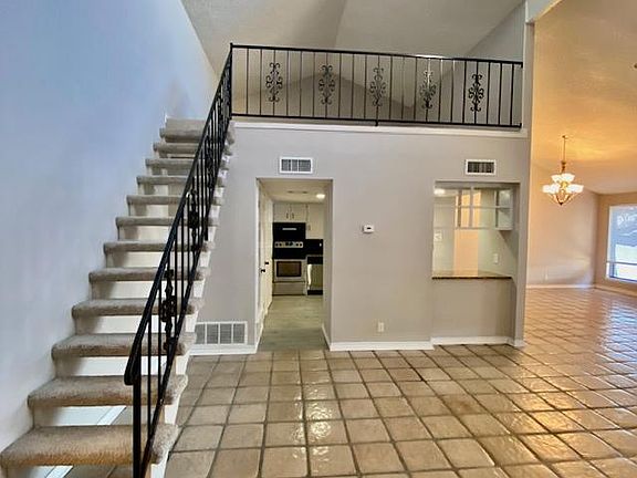 5th image of 2532 Lindenwood Dr