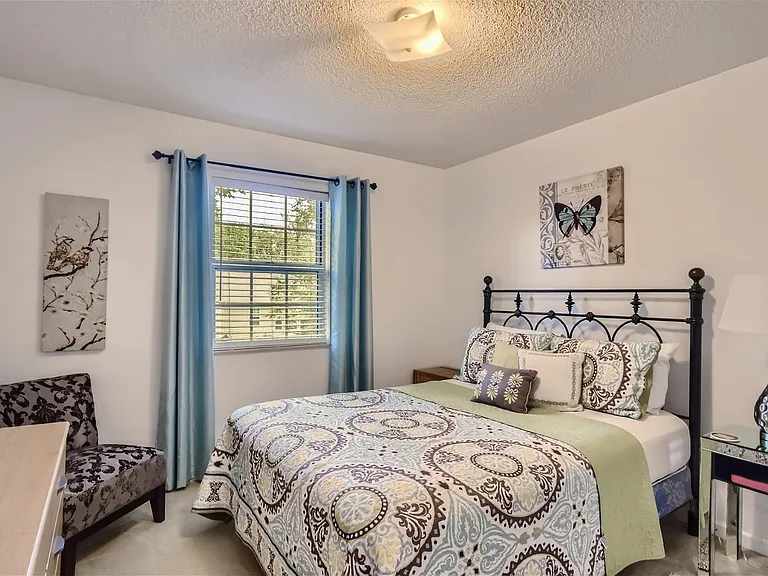 117 Southampton Ct — Photo 17
