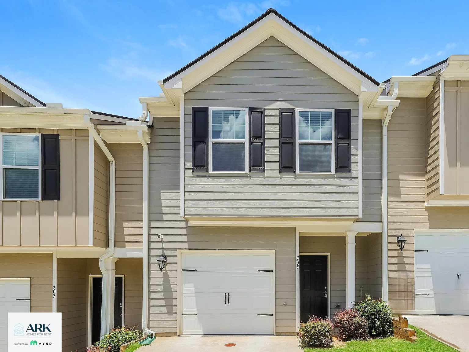 3 bed, 2.5 bath, 1419 sqft, $1,839 — Photo 1