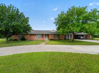 2211 Fisher St, Goldthwaite, TX 76844