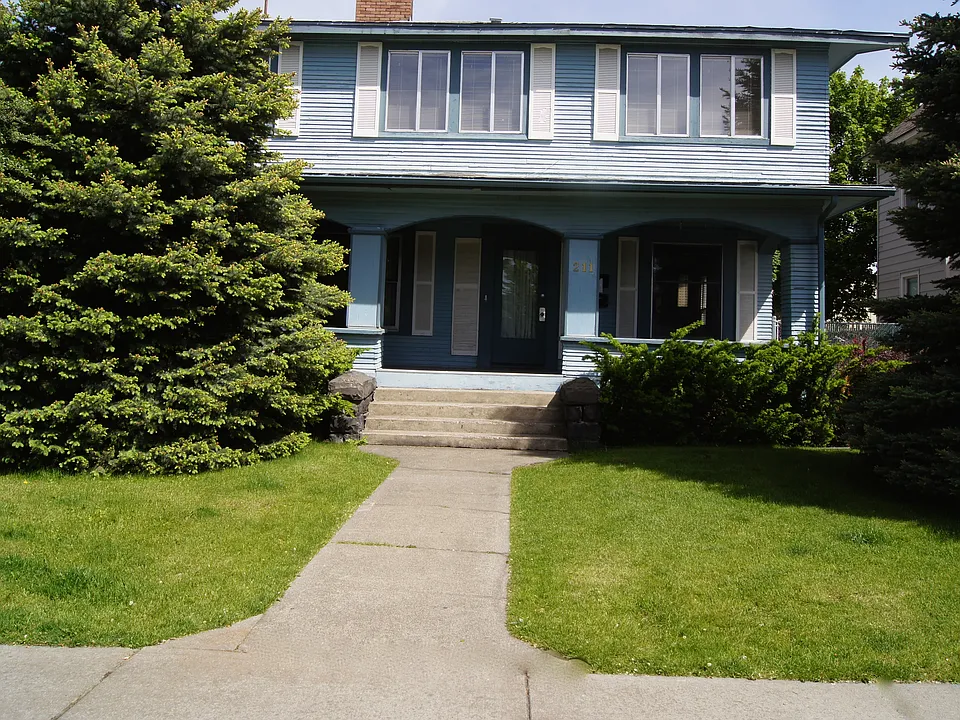 211 E Sharp Ave