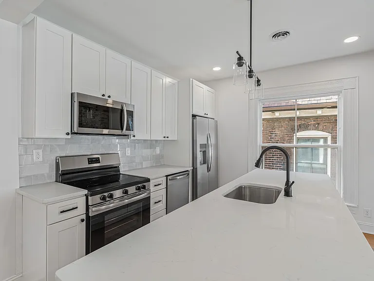 513 N Central St #4 — Photo 2