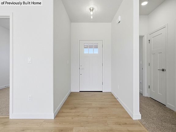 3rd image of 3026 S Belfair