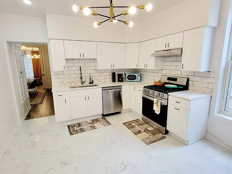 837 N Winchester Ave #2 — Photo 9
