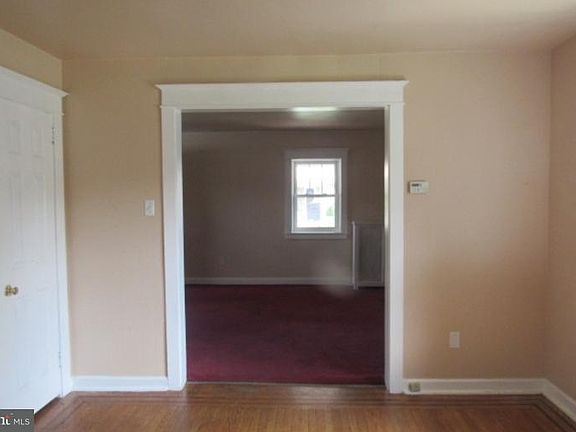 4th image of 832 Mason Ave