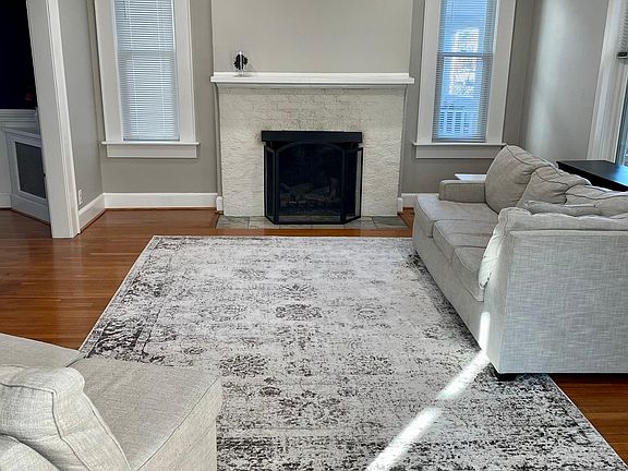 4th image of 611 Massachusetts Ave