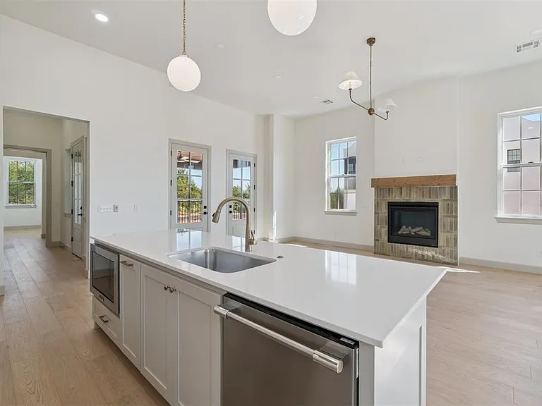18835 Selah Way — Photo 14