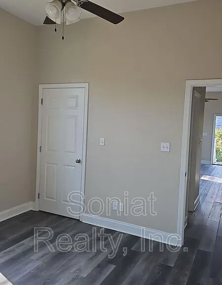 2325 Florida Ave — Photo 8