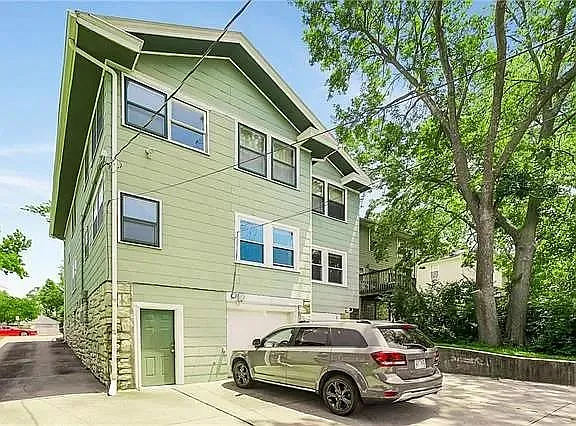4938 Forest Ave — Photo 42