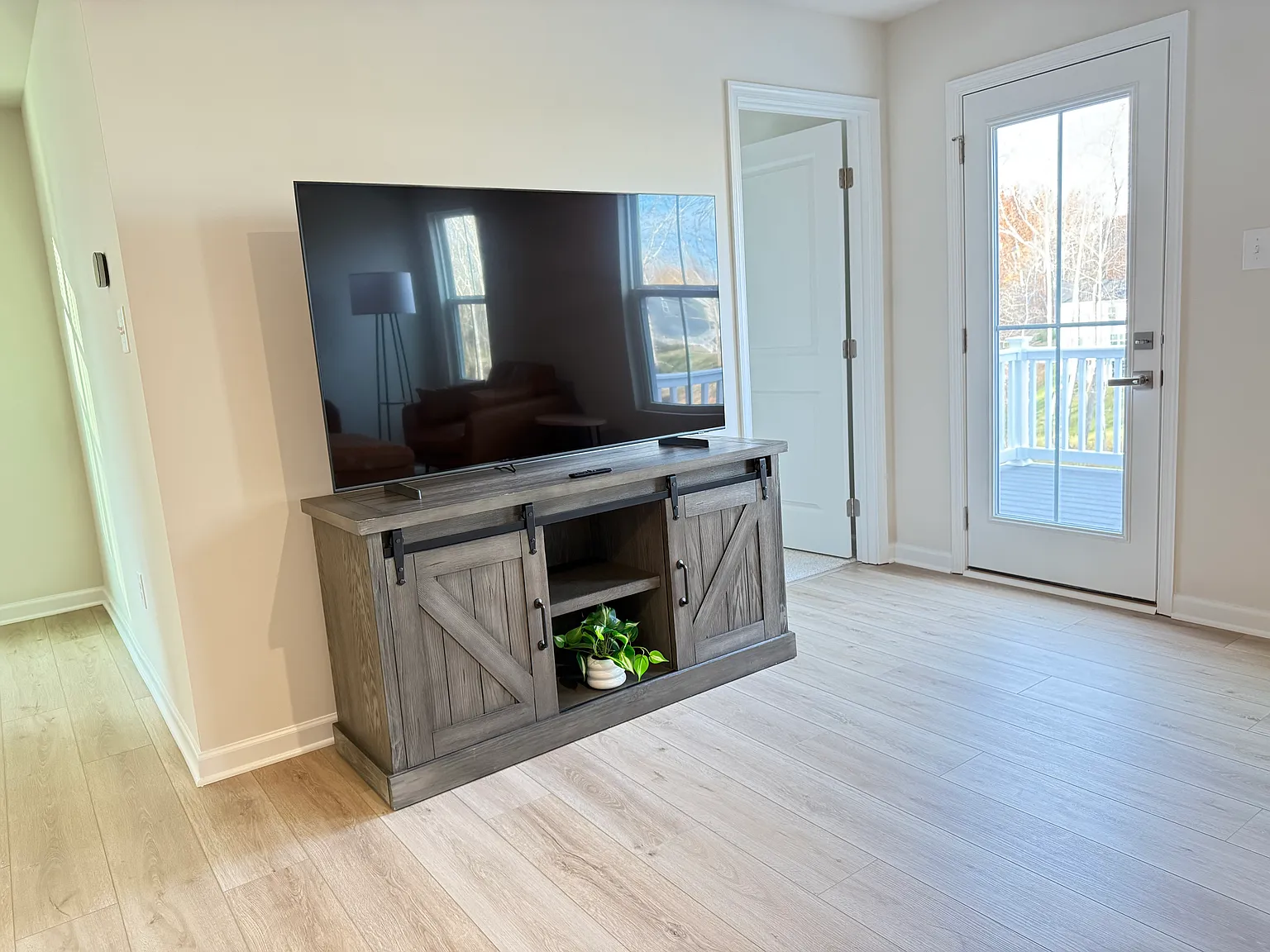 4 bed, 2.5 bath, 2134 sqft, $2,250 — Photo 4