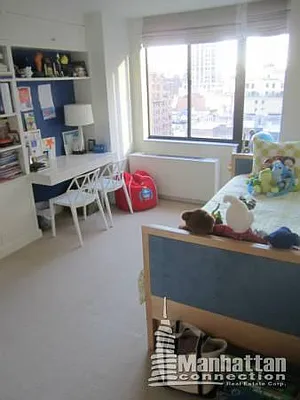 Rented by Manhattan Connection | media 9