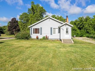 2539 W Long Lake Rd, Orleans, MI 48865