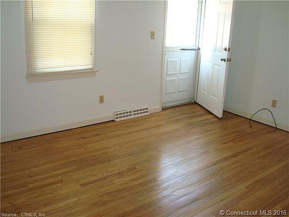 4th image of 98 Washington Ave