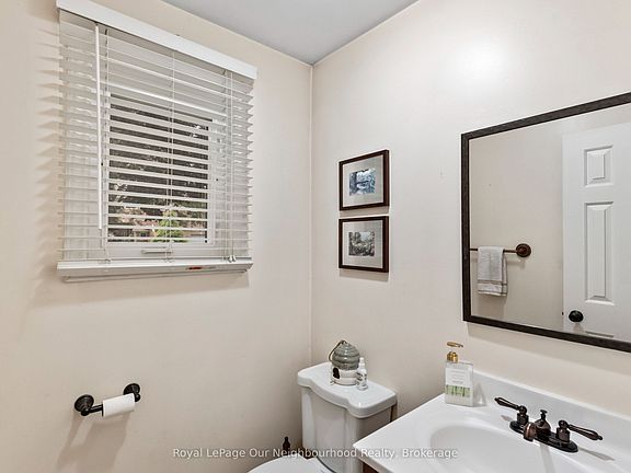 4th image of 23 Woodward Dr