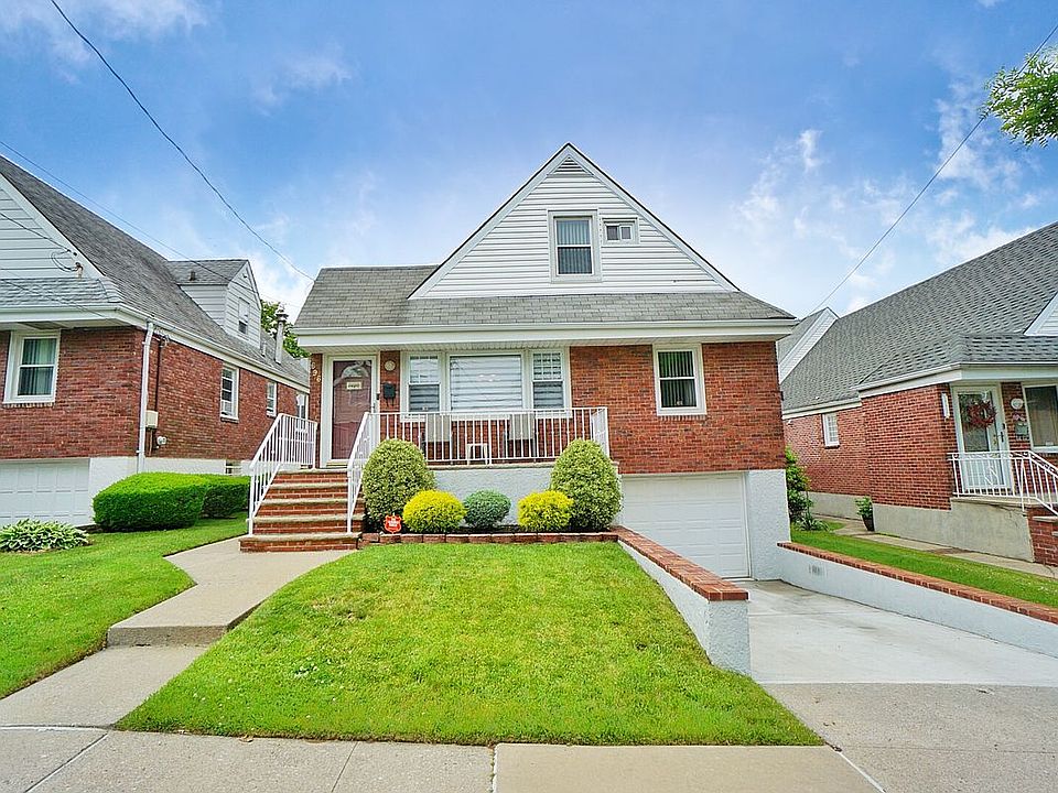 1st image of 696 Pelton Ave