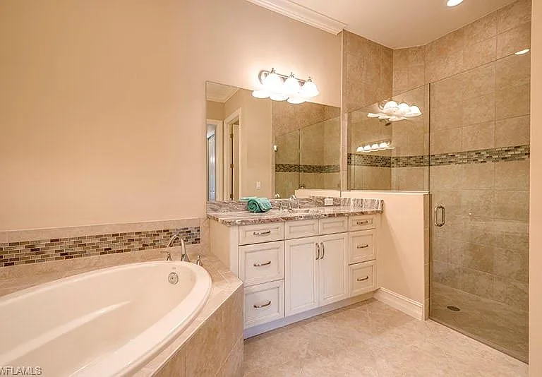 6564 Roma Way — Photo 14