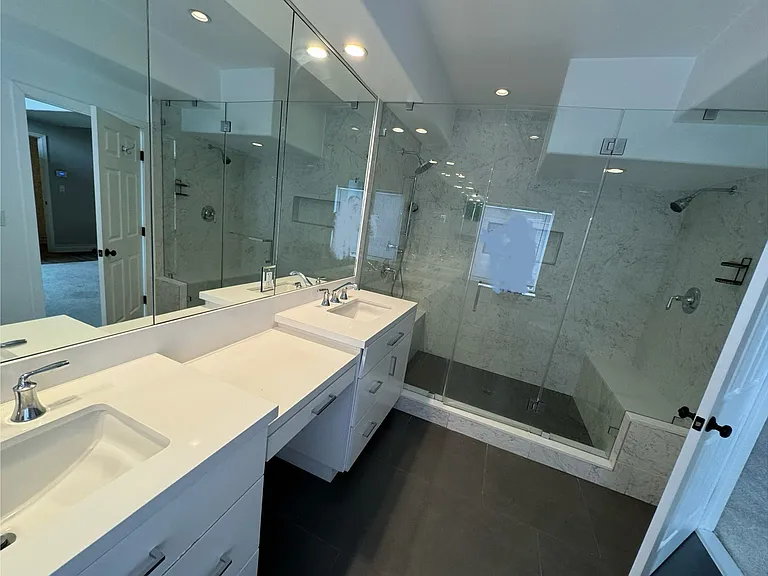 1253 Granville Ave #5 — Photo 9