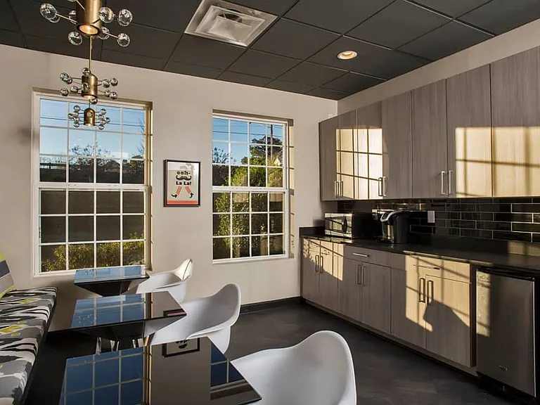 136H Campus Dr — Photo 4