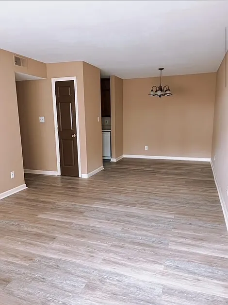 Oak Ridge Apartments — Photo 2