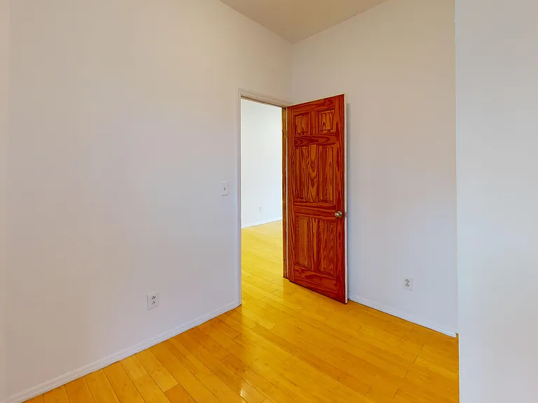 20 Spring St #10 — Photo 5