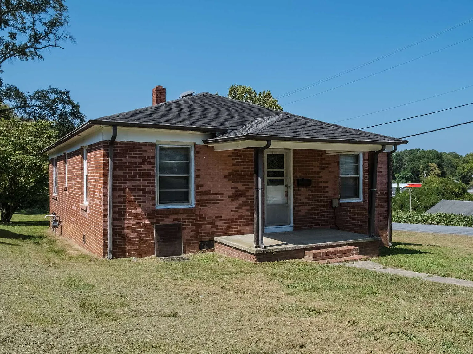 3 bed, 1.0 bath, 1394 sqft, $1,295 — Photo 4